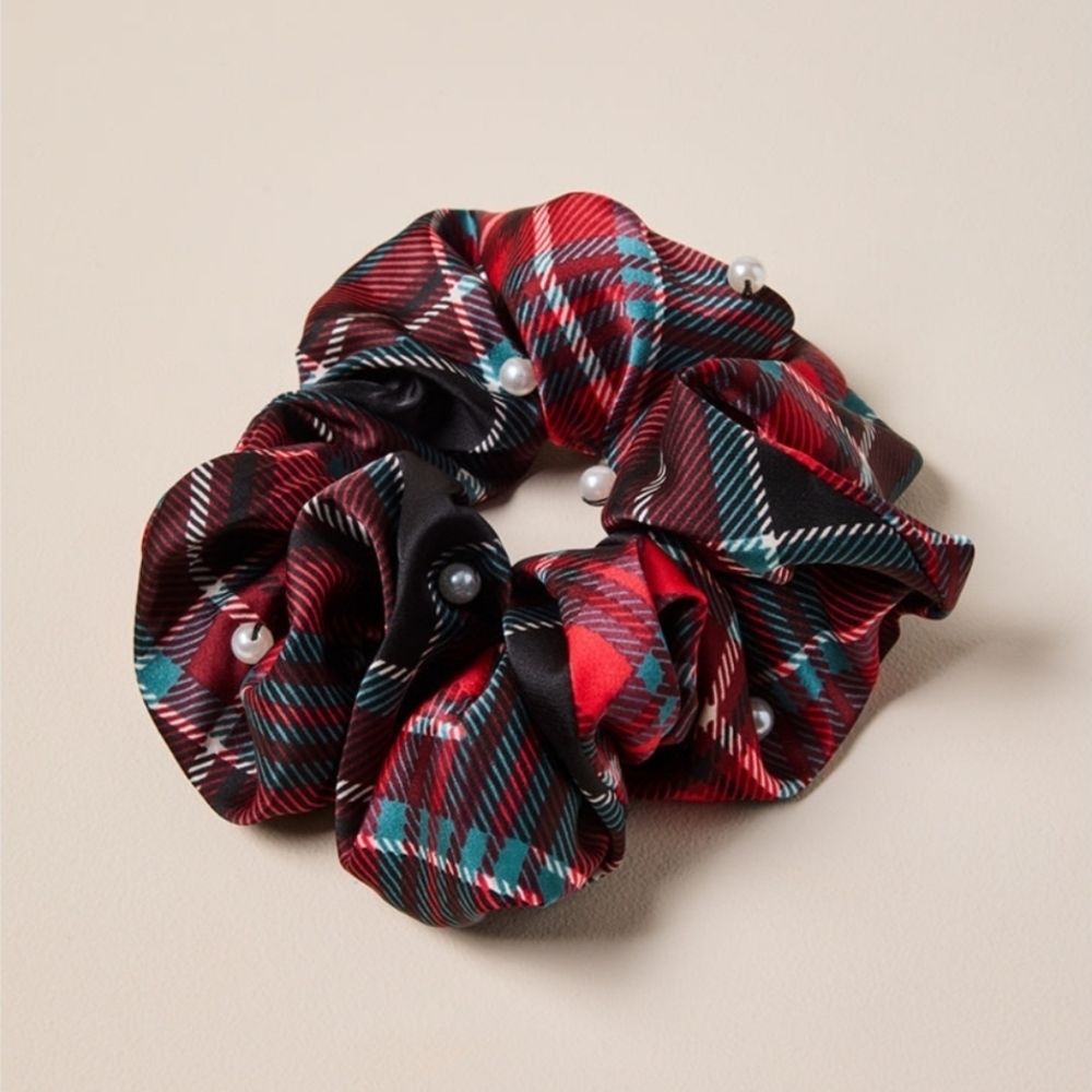 FRANCESCA'S Headband & Scrunchie Plaid 2pc Set - Picture 5 of 7